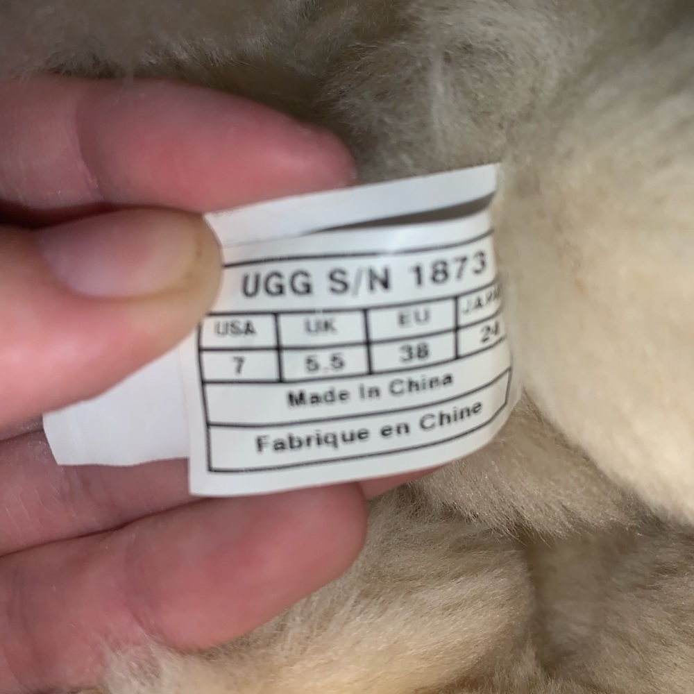 Ugg Bailey Button - image 5